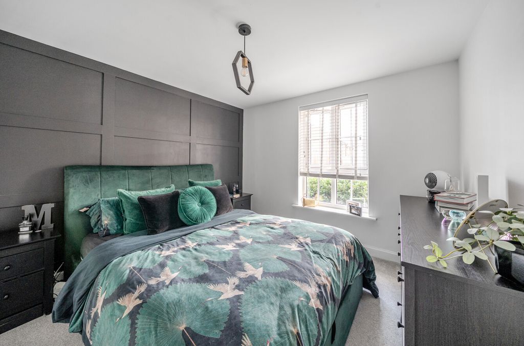 Property photo 2 of 18 1345599-2-68B0707...