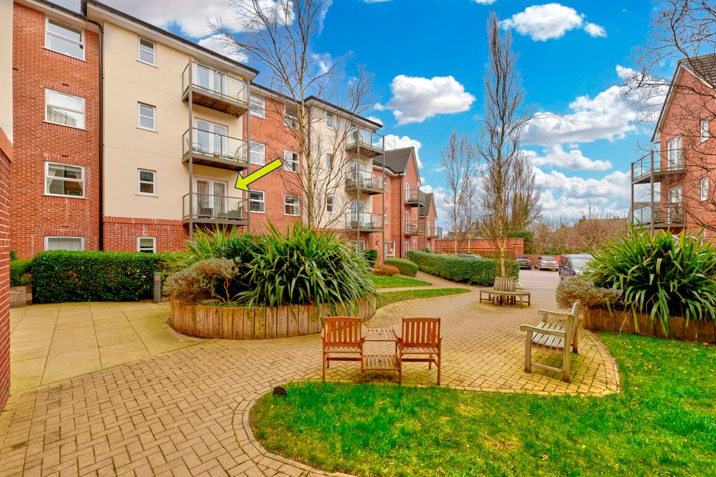 Property photo 1 of 18