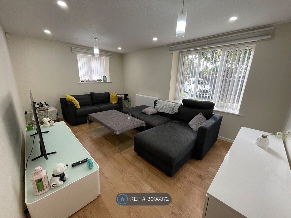 Property photo 2 of 12 Living Room