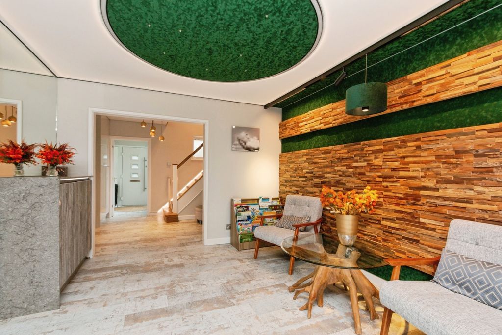 Property photo 3 of 24 Photo