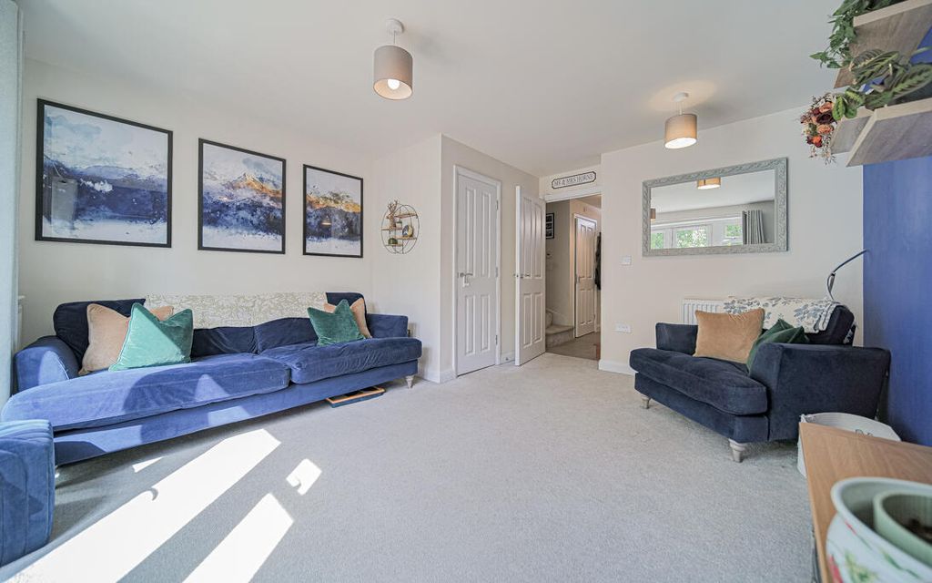 Property photo 3 of 14 Living Room