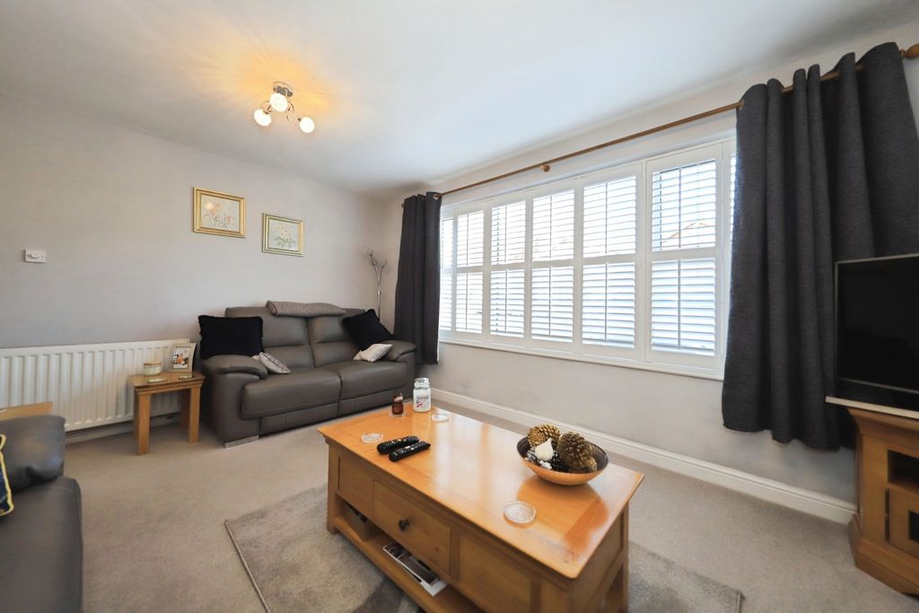 Property photo 2 of 17 Photo