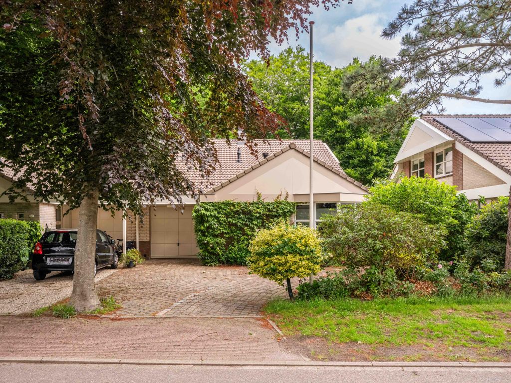 Property photo 2 of 31