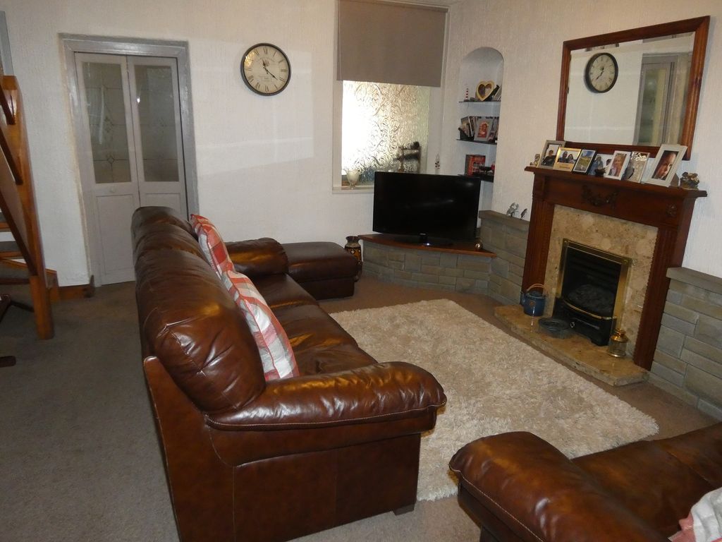 Property photo 3 of 11 Rear Lounge