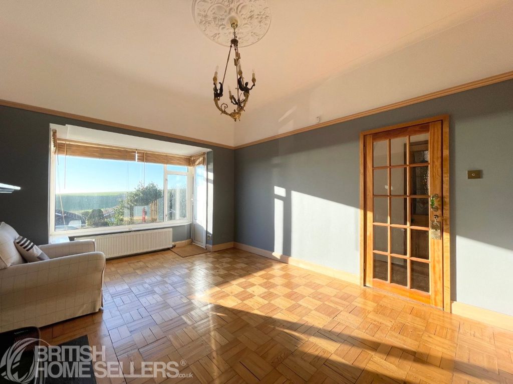 Property photo 3 of 30 Picture No. 05