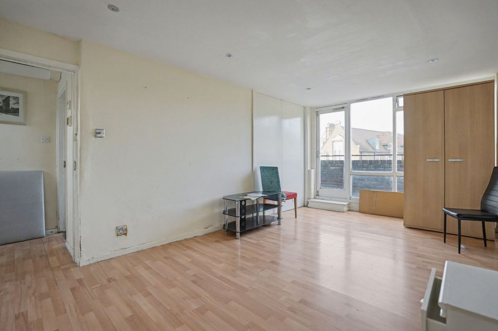 Property photo 3 of 22