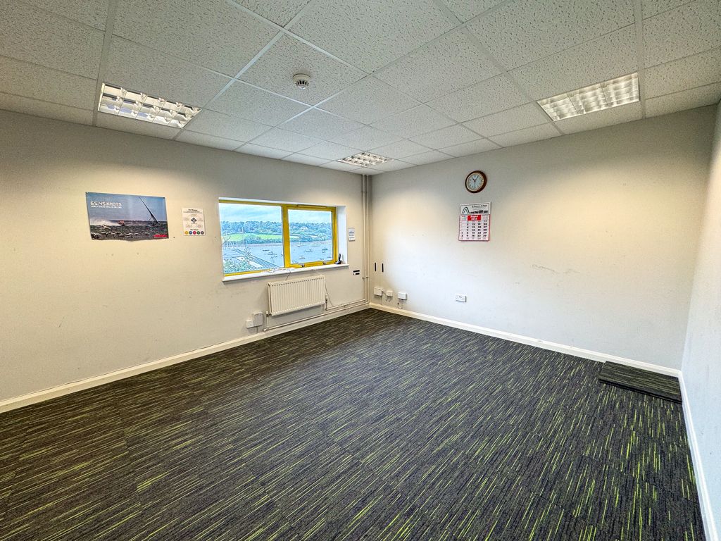 Property photo 3 of 7 Photo 5