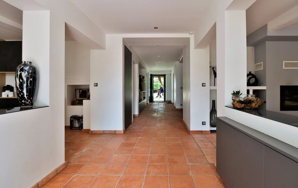Property photo 2 of 42 0d38c9557Abc8Addb720d621Fb9Fed02_1480B7c127_1920-Big