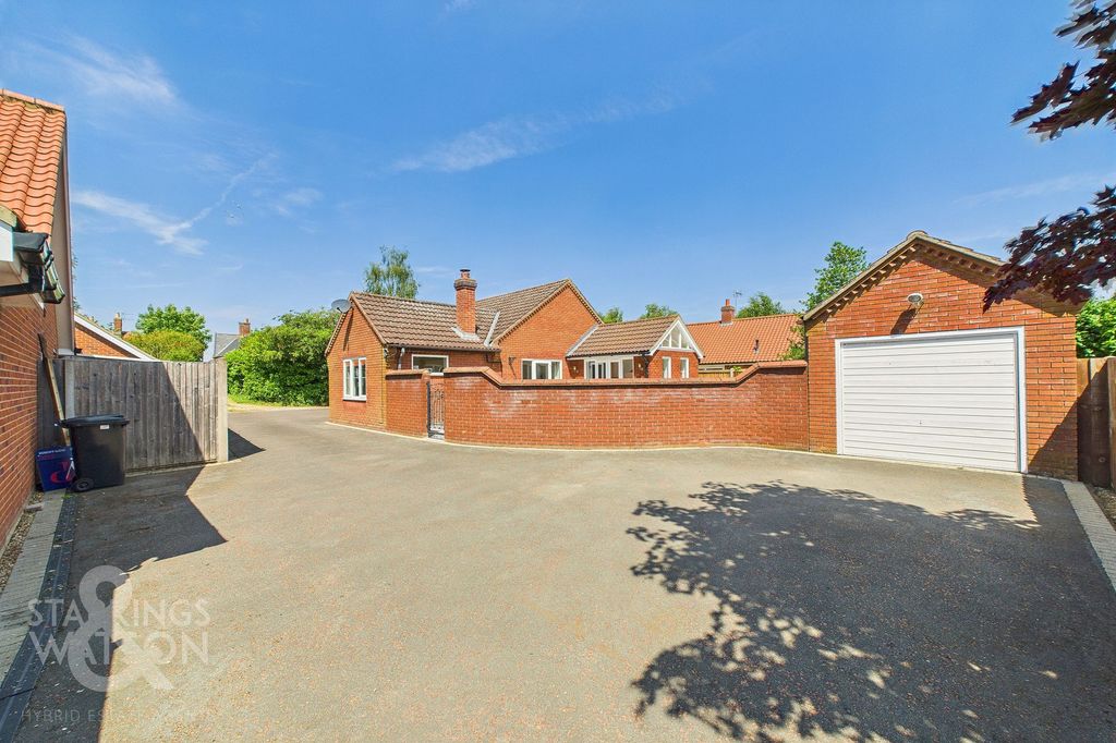 Property photo 3 of 23