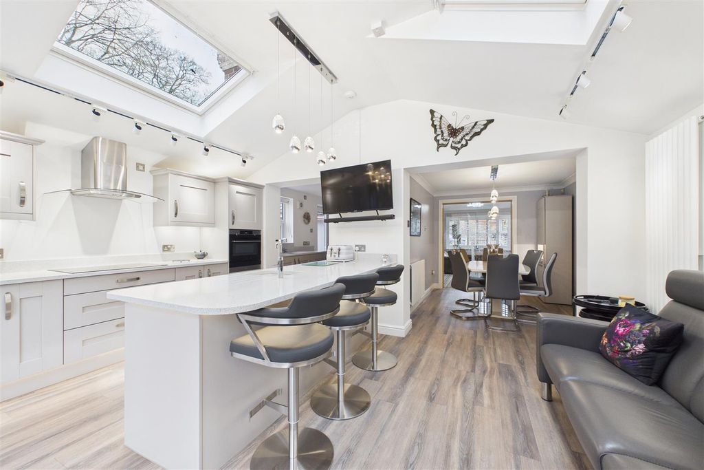 Property photo 3 of 26 Living Kitchen Diner