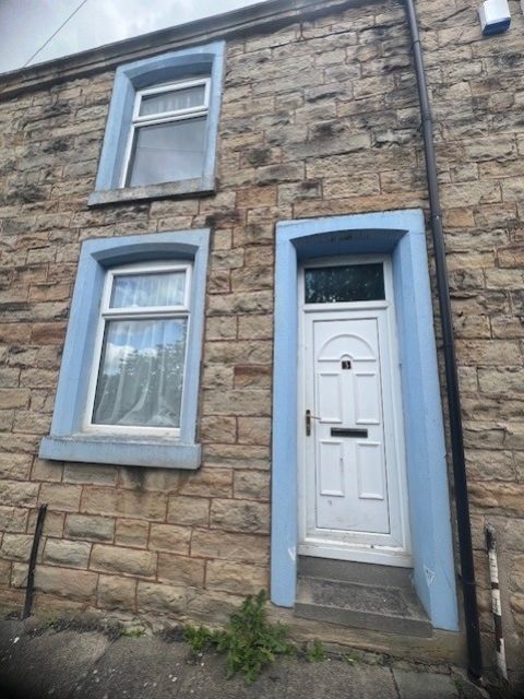 Property photo 1 of 1 3 Rylciffe Front