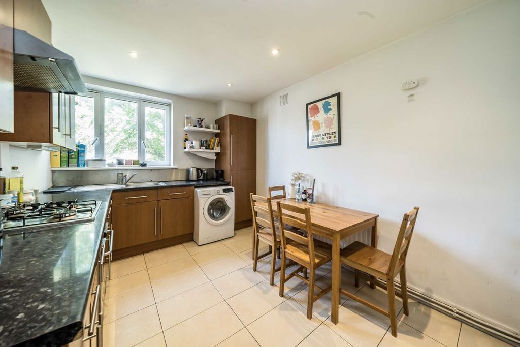 Property photo 2 of 5