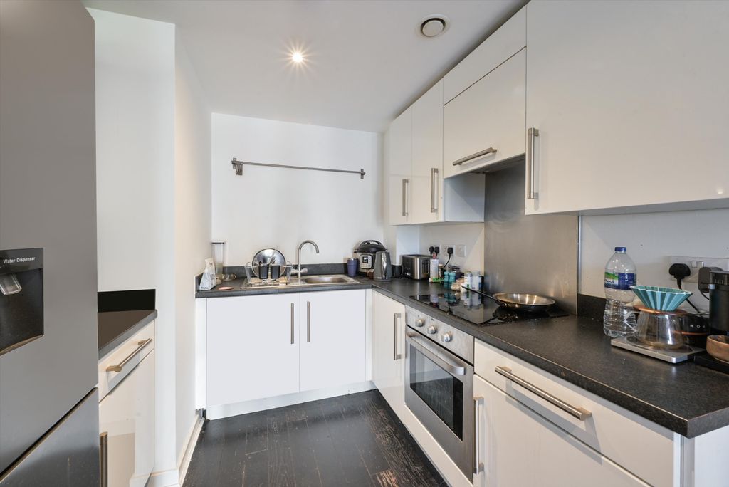 Property photo 2 of 12 Image