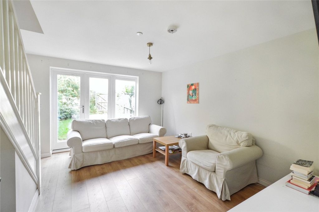Property photo 2 of 11 Picture No. 10