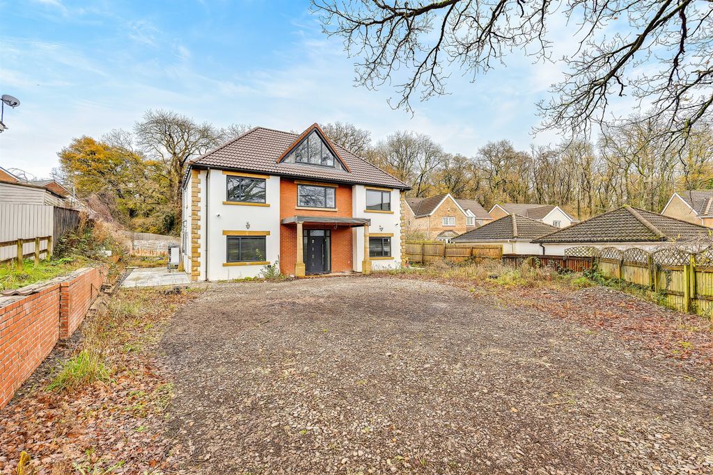 Property photo 2 of 34