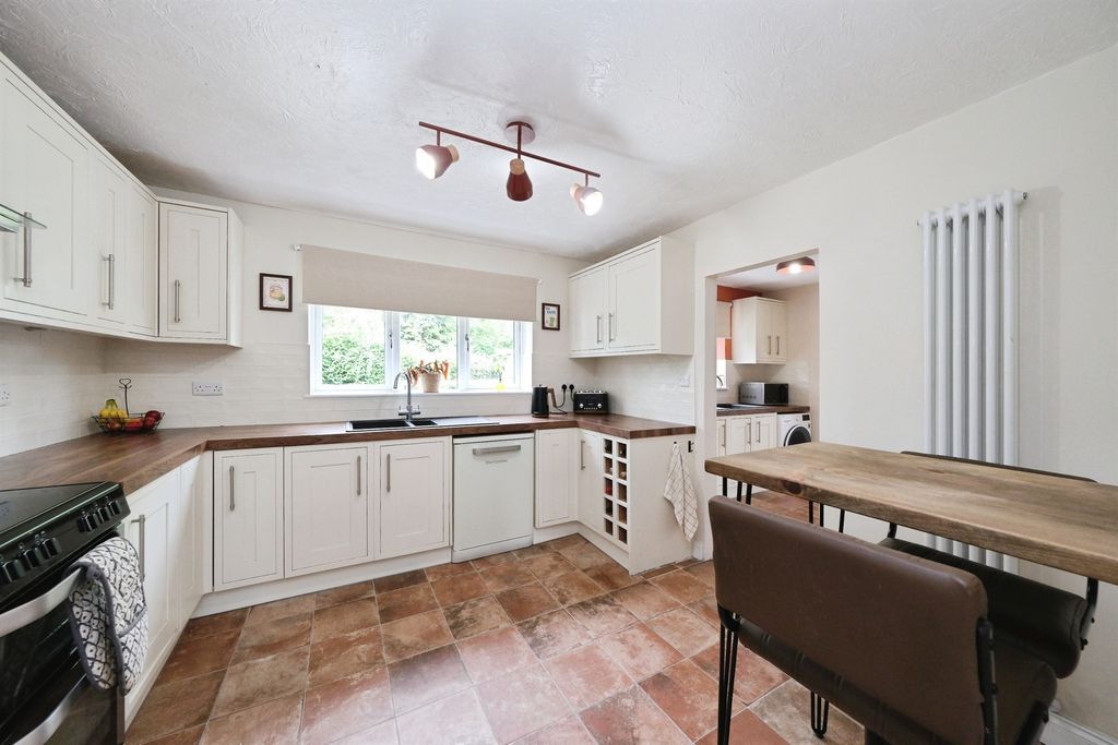 Property photo 3 of 22
