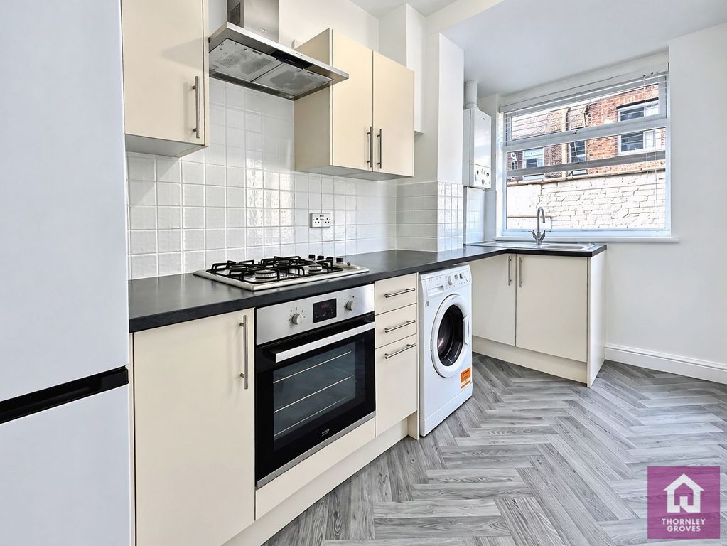 Property photo 3 of 10 Pbox-Img.Png