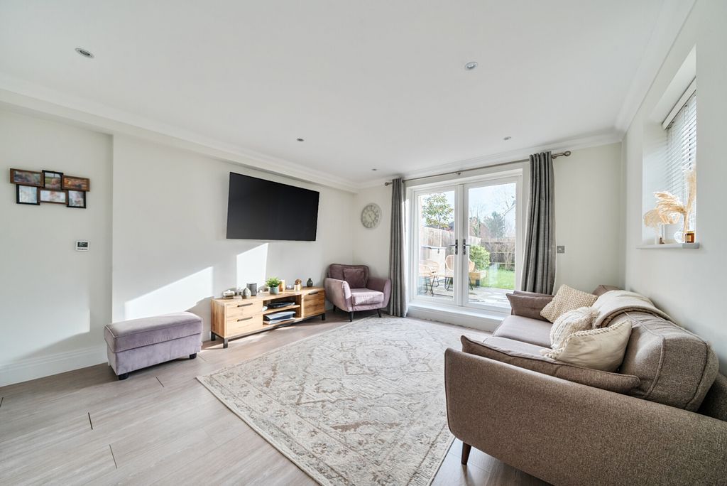 Property photo 3 of 21 1399955-20-6973c4...