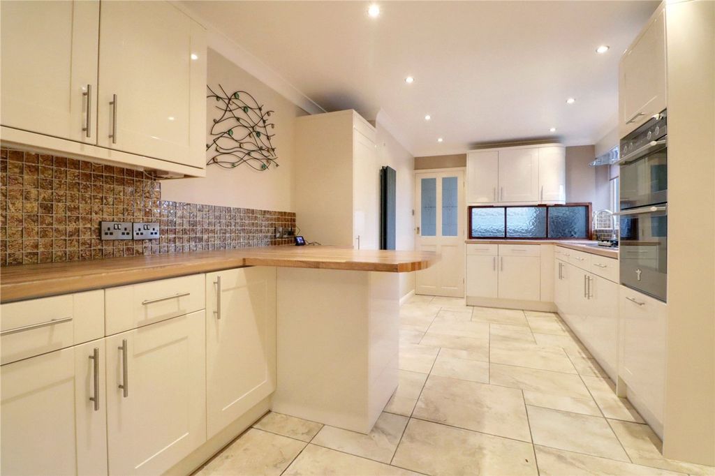 Property photo 3 of 18 Picture No. 13