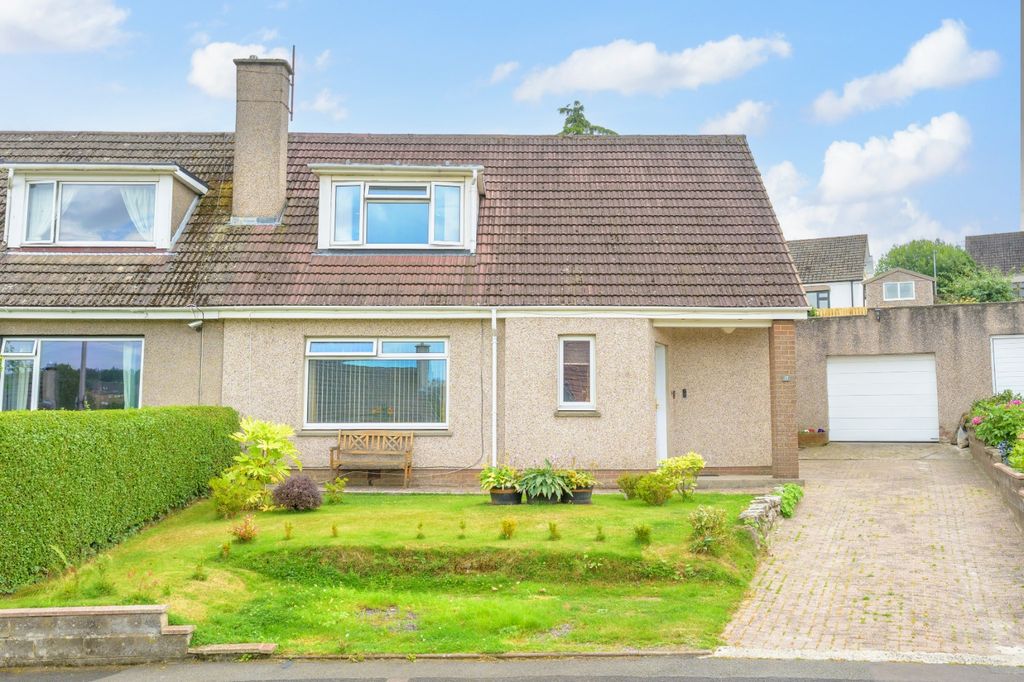 Property photo 1 of 28