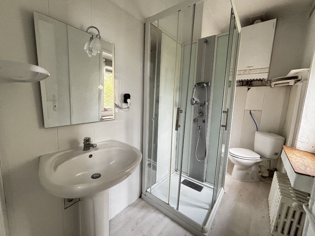 Property photo 3 of 6