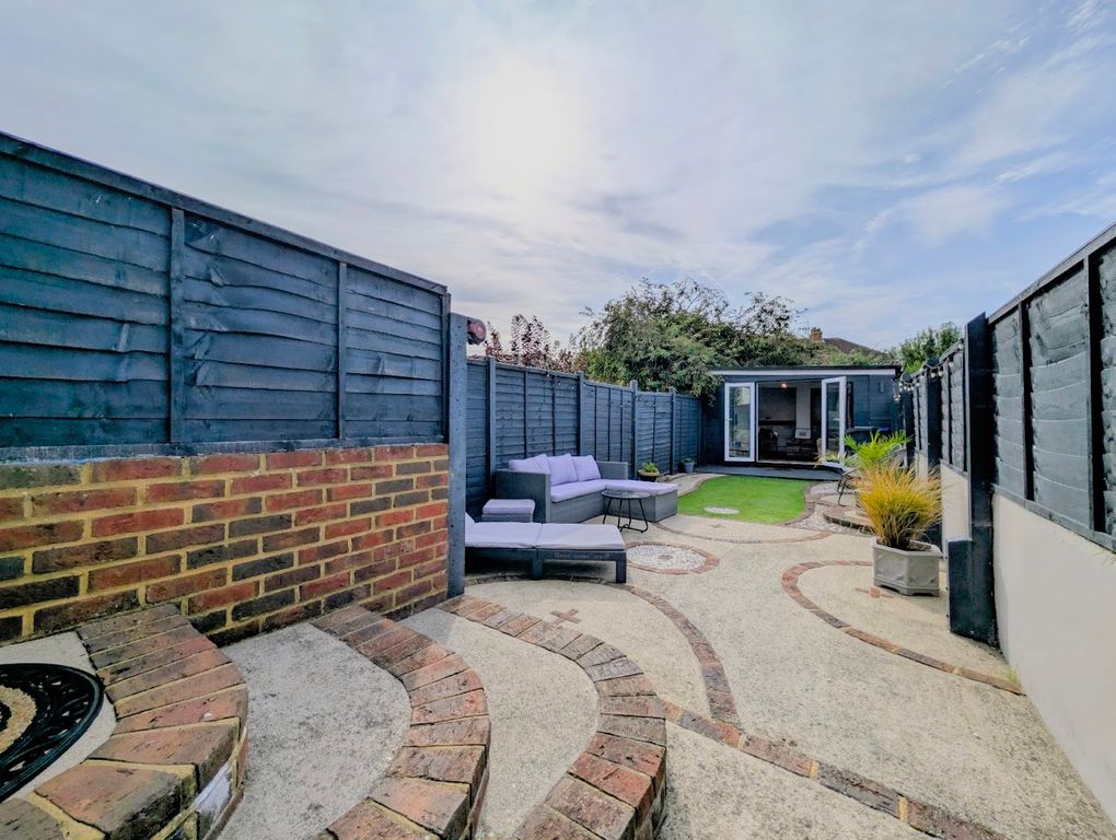 Property photo 2 of 24