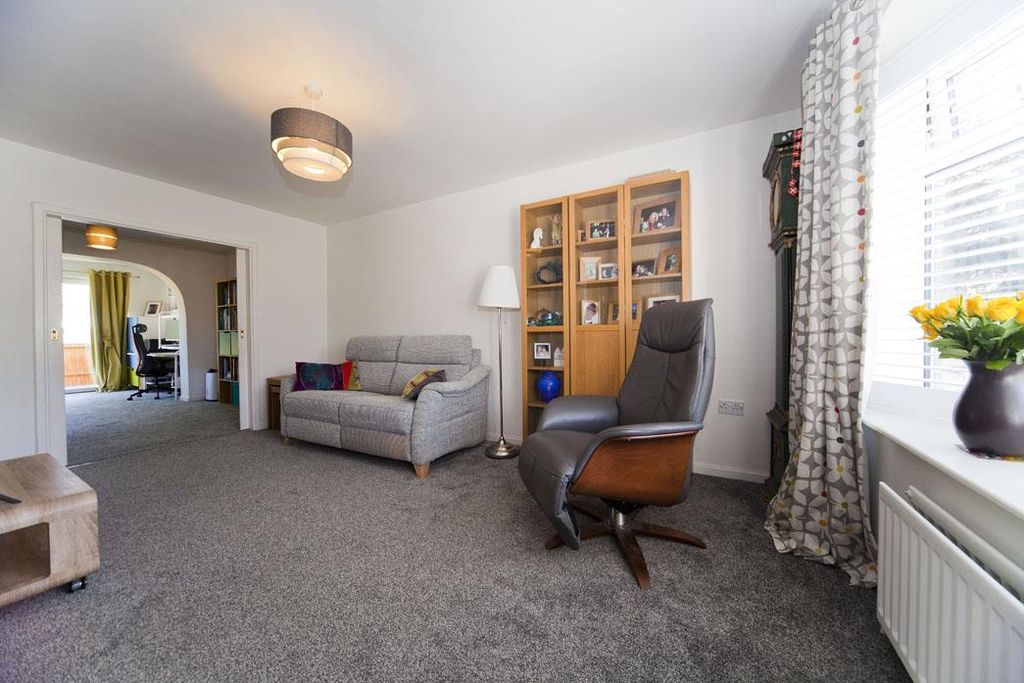 Property photo 2 of 31