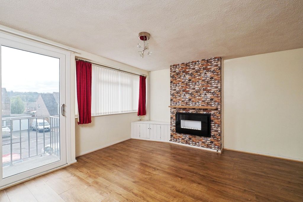 Property photo 3 of 17
