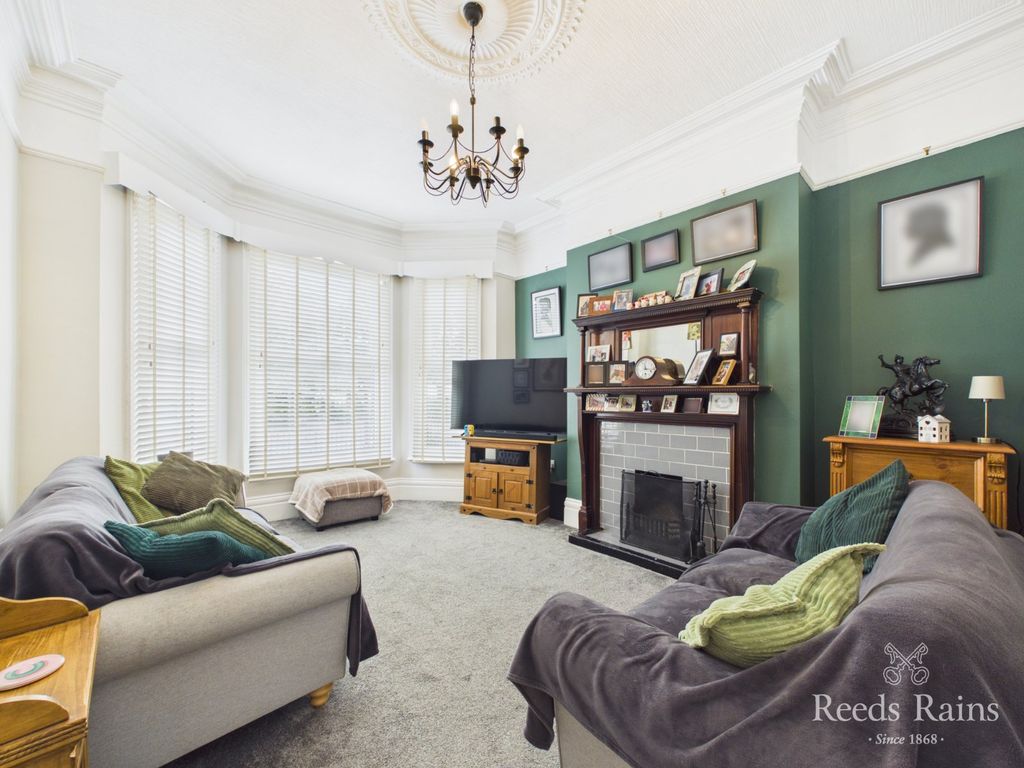 Property photo 3 of 30 Sitting Room