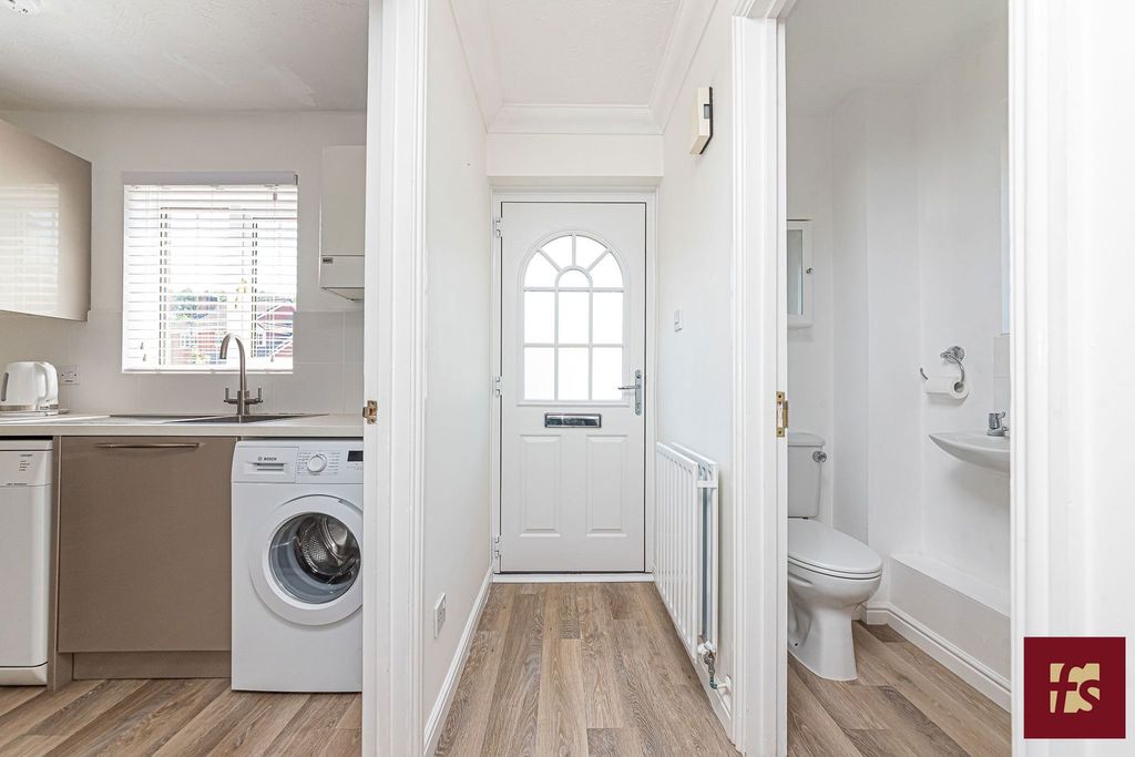 Property photo 2 of 17