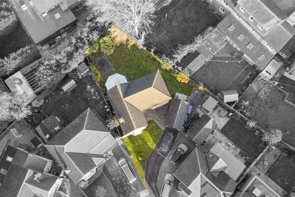 Property photo 2 of 34 16_The_Orchard__25.Jpg