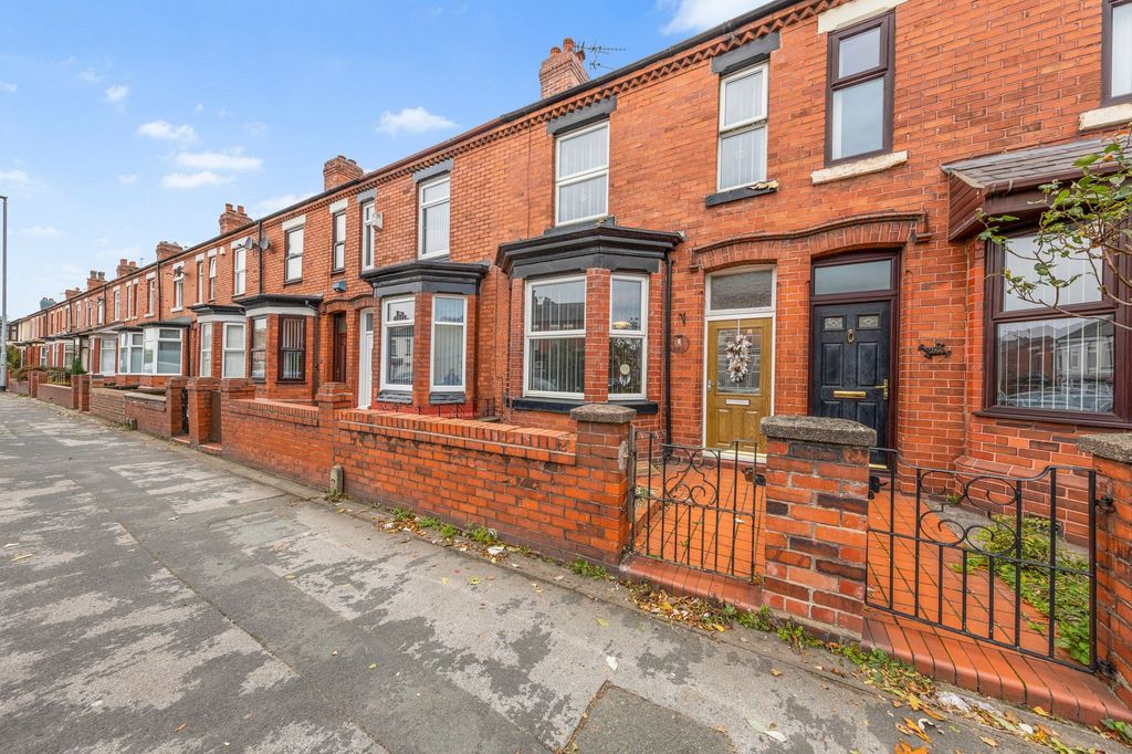 Property photo 1 of 18