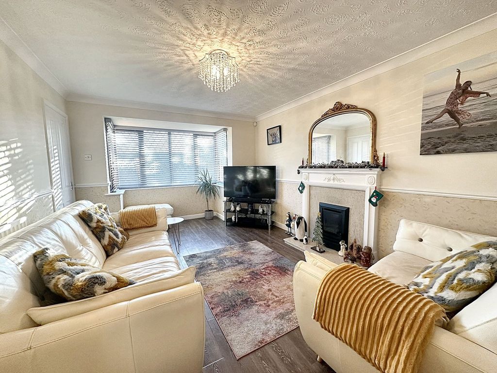 Property photo 3 of 19 Living Room