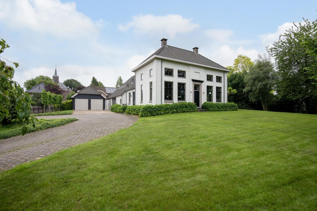 Property photo 2 of 53