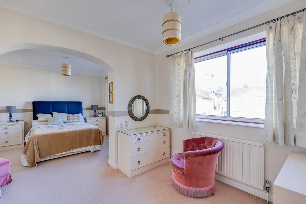 房产图片 26 - 出售独立别墅，四卧室，Holly Grove，Lisvane，卡迪夫 CF14