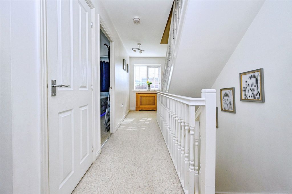 Additional image 14 of 5 bed end terrace house for saleFossett Grove, Dunstable, Bedfordshire LU6