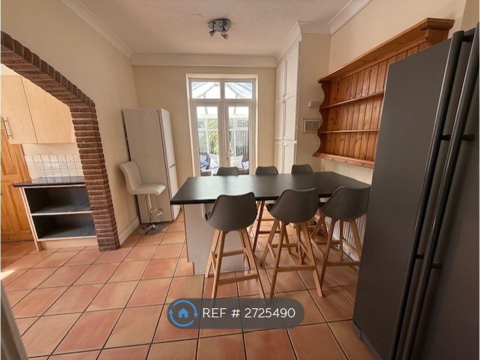 Property photo 3 of 20 Dining Area