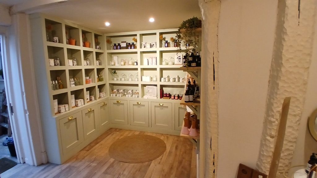 Property photo 3 of 12 Photo 5