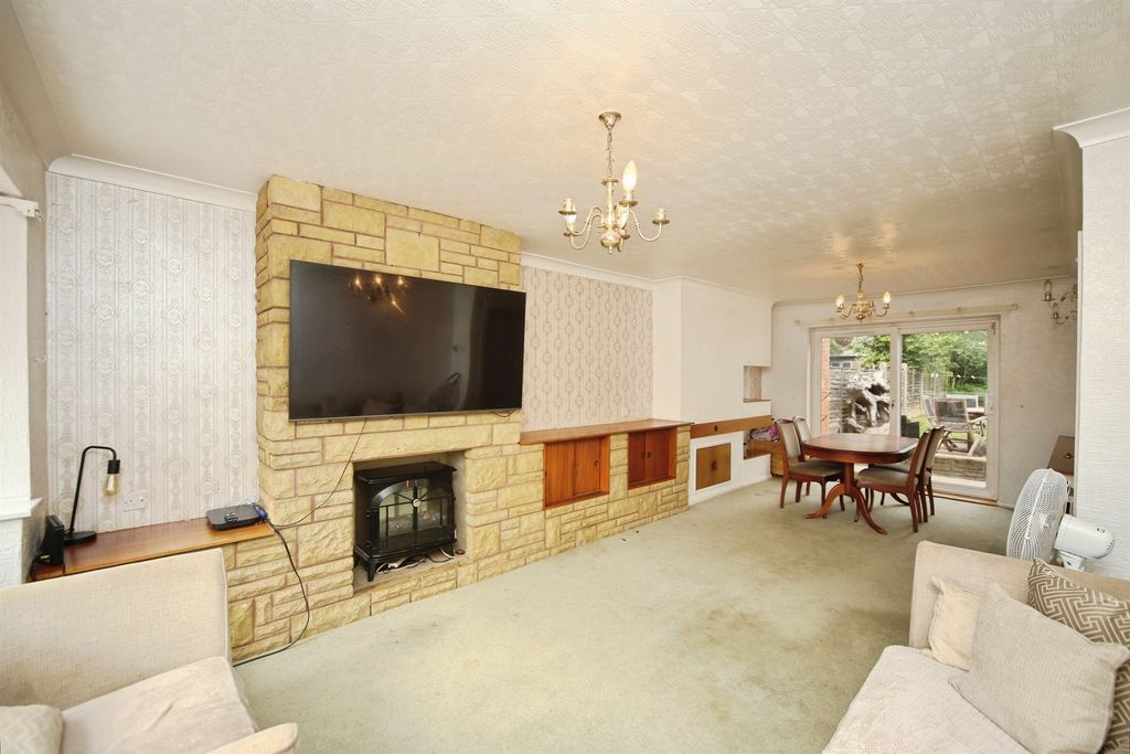 Property photo 2 of 22