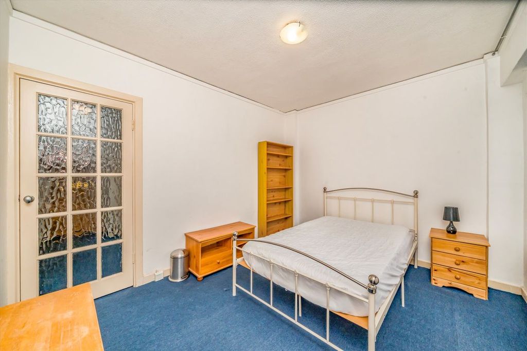 Property photo 2 of 4