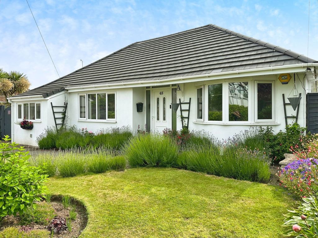 Property photo 2 of 27