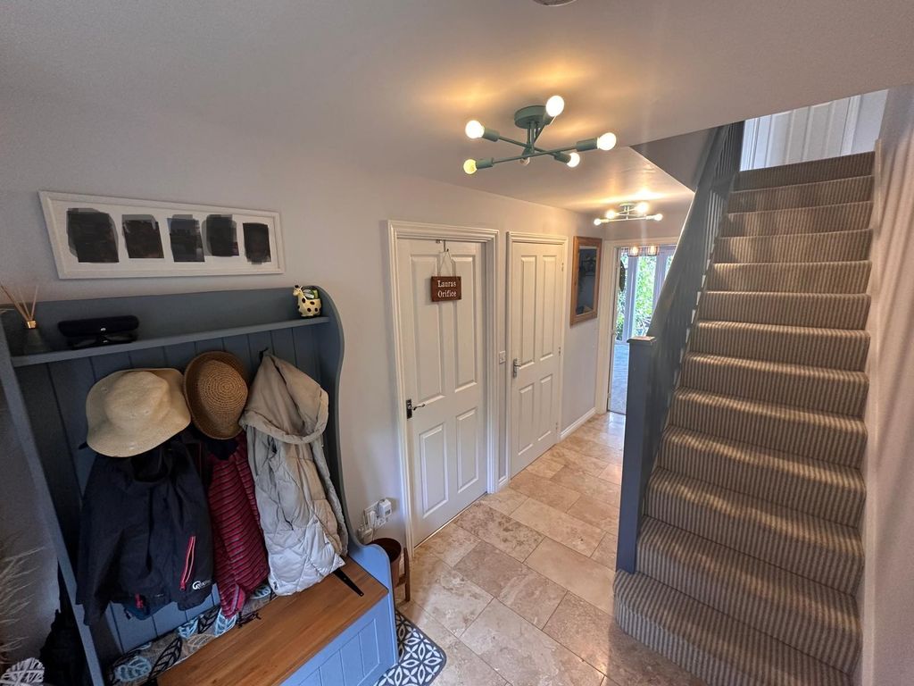 Property photo 3 of 37 Listing_852066_0050_047c45A3