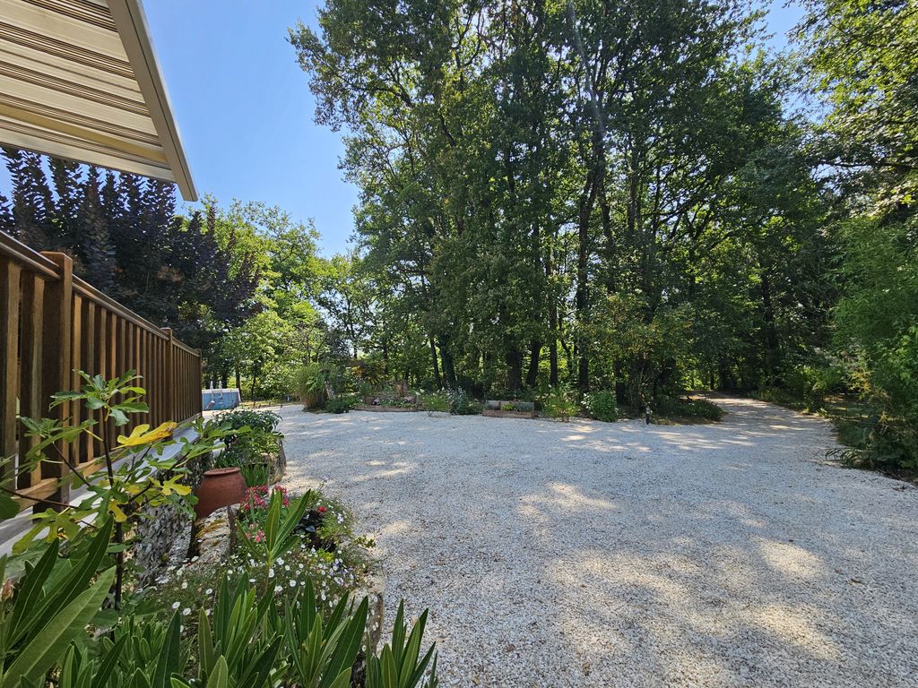 Property photo 2 of 24