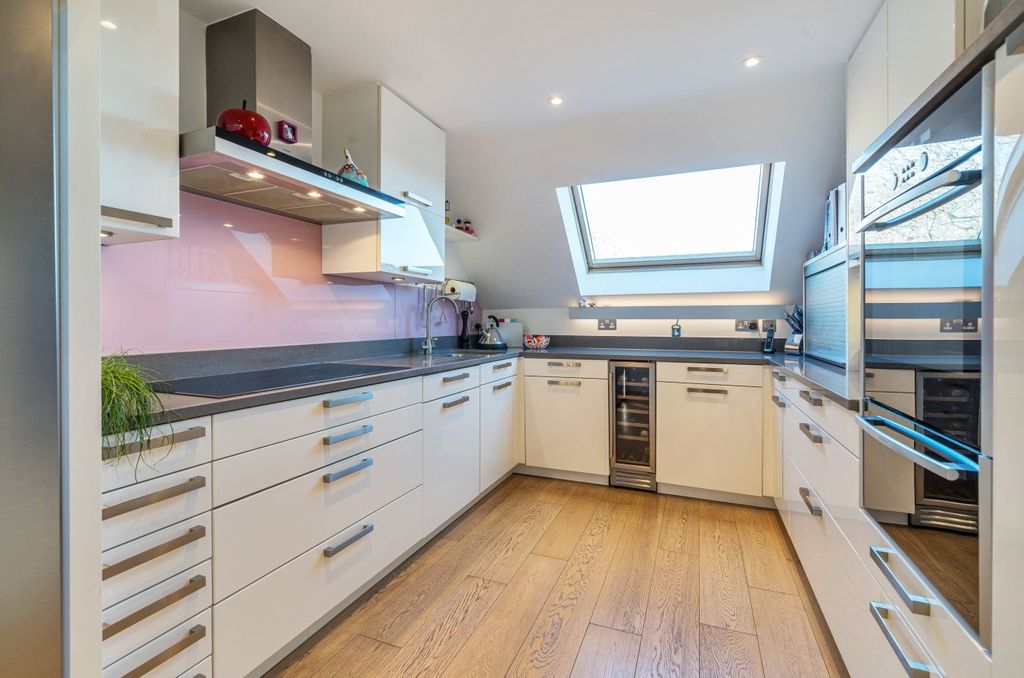 Property photo 3 of 18 Picture No. 07