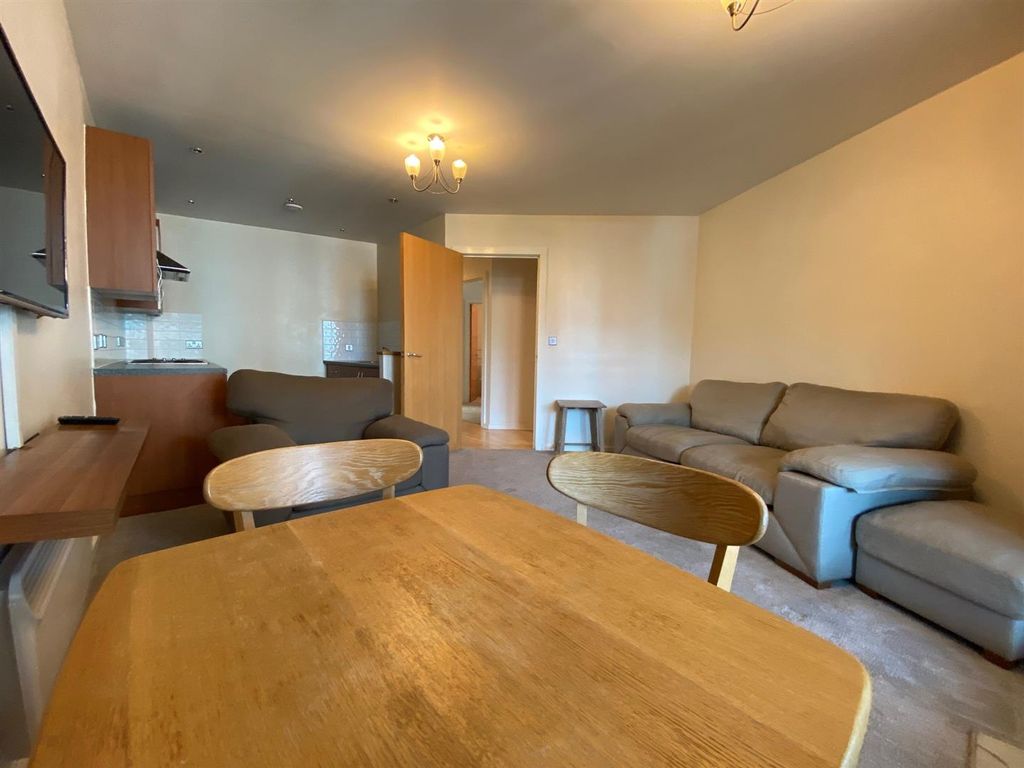 Property photo 2 of 12