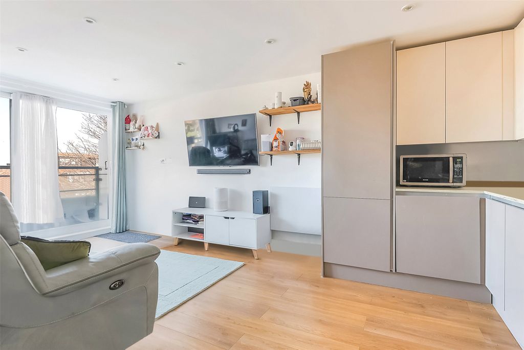 Property photo 1 of 9 Picture No. 17