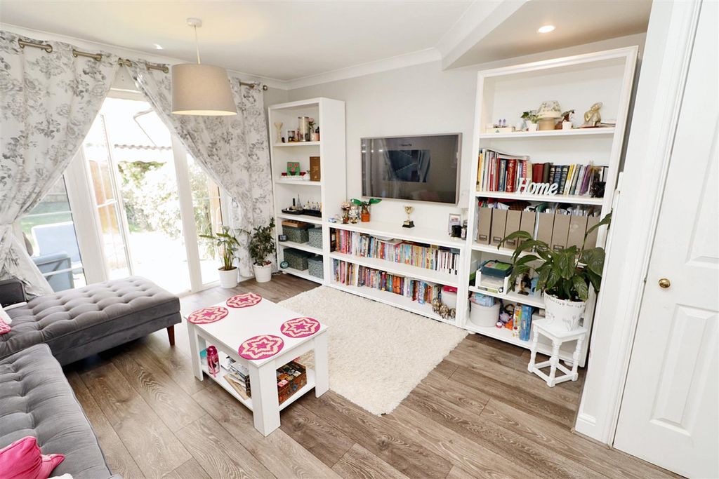 Property photo 2 of 18 Img_4984.Jpg