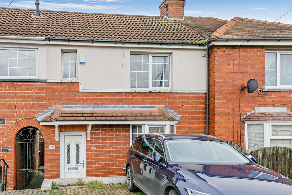 Property photo 1 of 11 8680980-Exterior01-800.Jpg