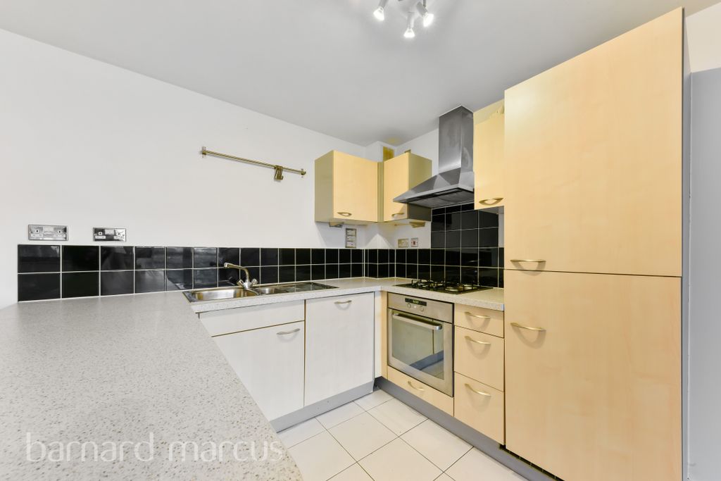 Property photo 2 of 7 Kitchen