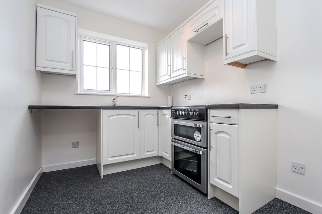 Property photo 3 of 9 Photo 03